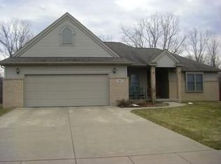 5405 Oakridge Dr, Midland, MI