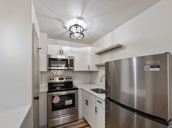 209 Girard Blvd SE APT 3
