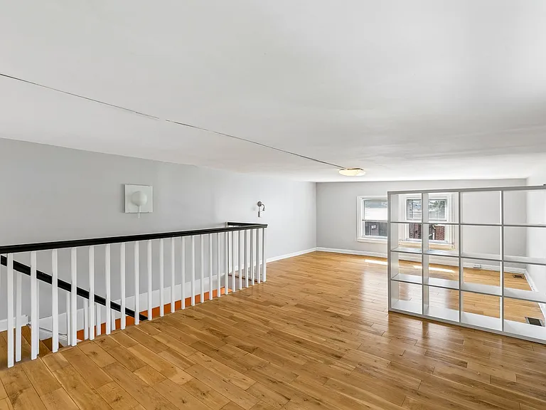 527 S 7th St — Photo 22