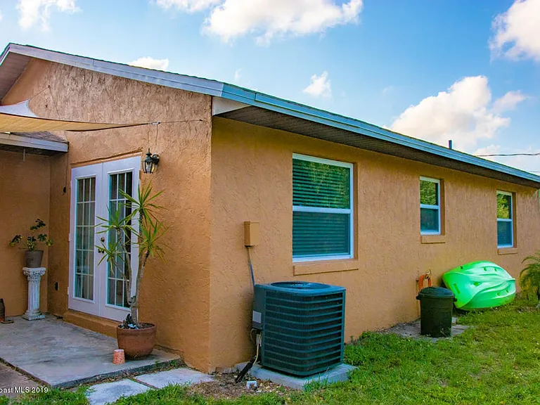 3019 Sea Gate Cir — Photo 14