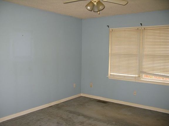 3rd image of 740 Canterbury Dr