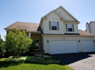 2519 Crestview Dr, Aurora, IL 60502