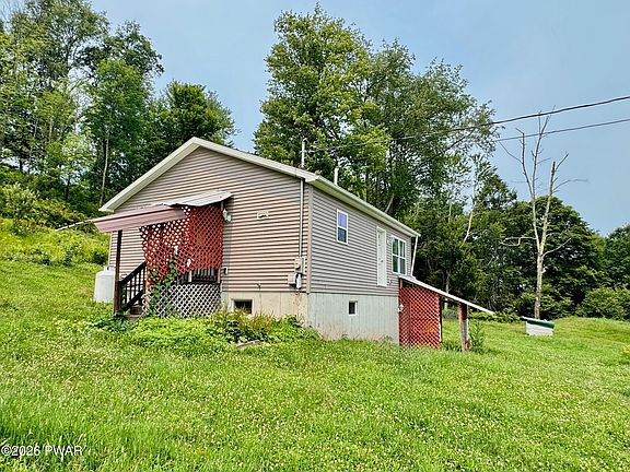 3rd image of 369 Conklin Hill Rd