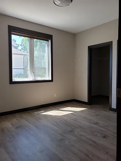 186 Thomas Berry St — Photo 2