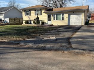 508 NW Frances Dr, Lees Summit, MO 64063