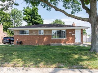 6739 Moccasin St, Westland, MI 48185