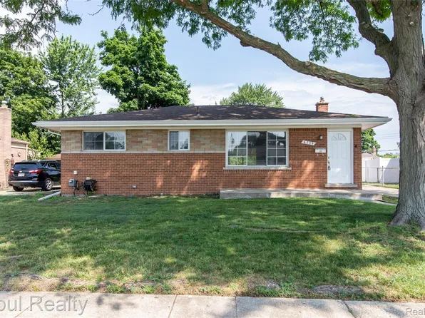 6739 Moccasin St, Westland, MI 48185