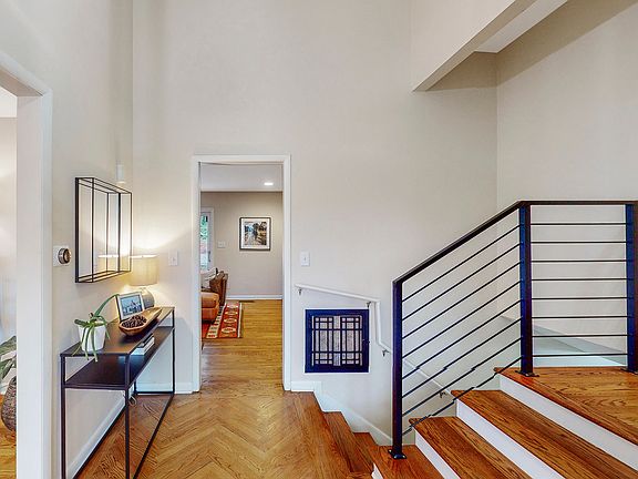 3rd image of 5808 Jones Valley Dr SE
