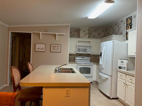 5th image of 2508 SE 32nd Street