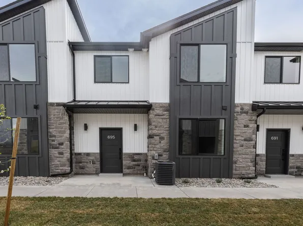 695 S Curlew Dr, Idaho Falls, ID 83401