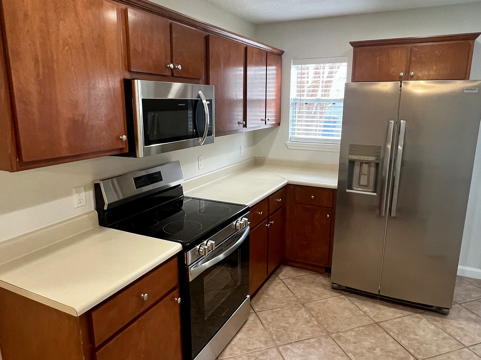 317 Windridge Drive — Photo 3