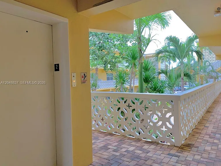 815 Middle River Dr #204 — Photo 30