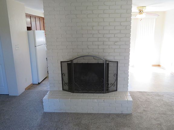 4th image of 1010 Satre St #1010SATRE