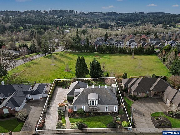 3rd image of 3560 Deerfield Dr S