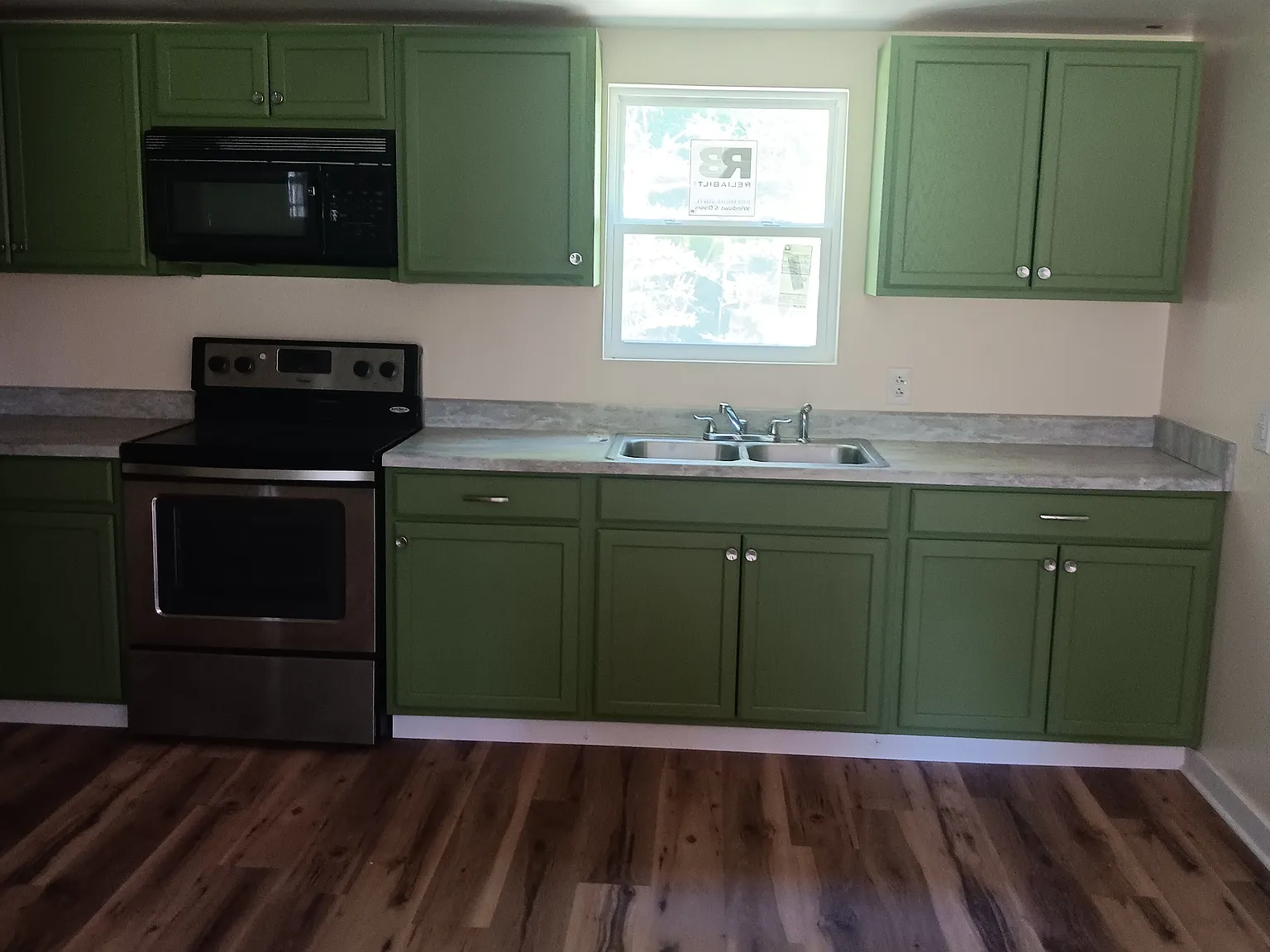 4 bed, 1734 sqft, $1,350 — Photo 4