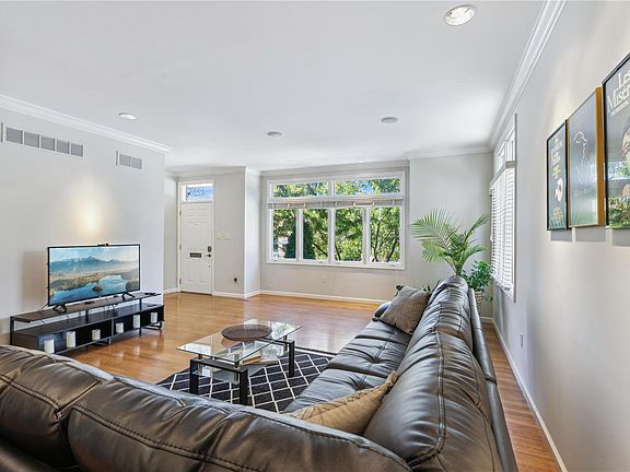 4th image of 4220 Laclede Ave