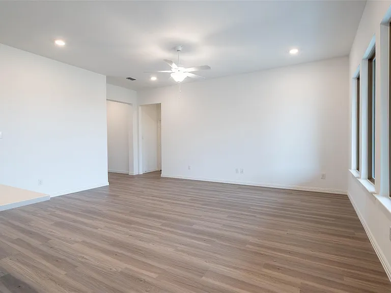 3804 Chicory Ct — Photo 13