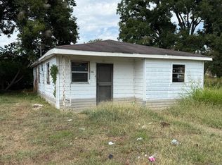 113 E Calhoun St, Luxora, AR 72358