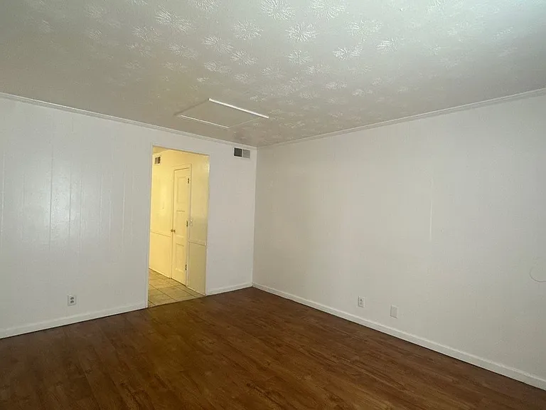 Evergreen Townhomes — Photo 8