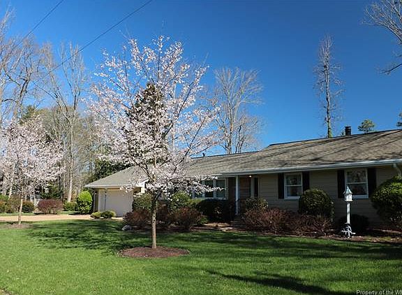 3rd image of 102 Curles Cir