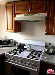 4th image of 1108 E Wilson Ave