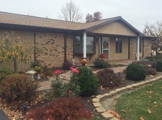 803 N Maxine Dr, Ossian, IN 46777