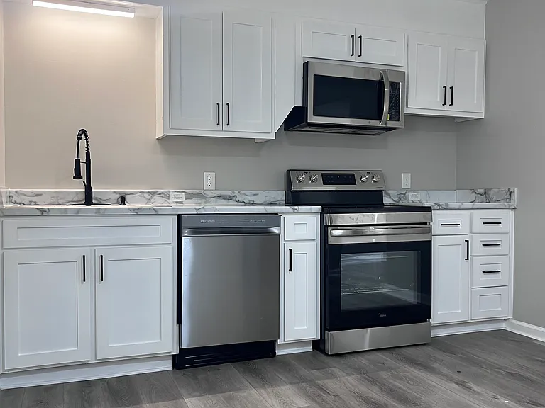 Fisher St Apartments — Photo 20