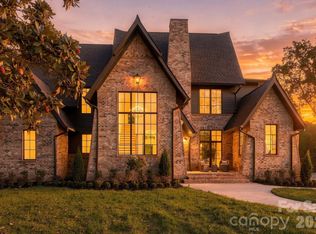 122 Lansdowne Rd, Charlotte, NC 28270