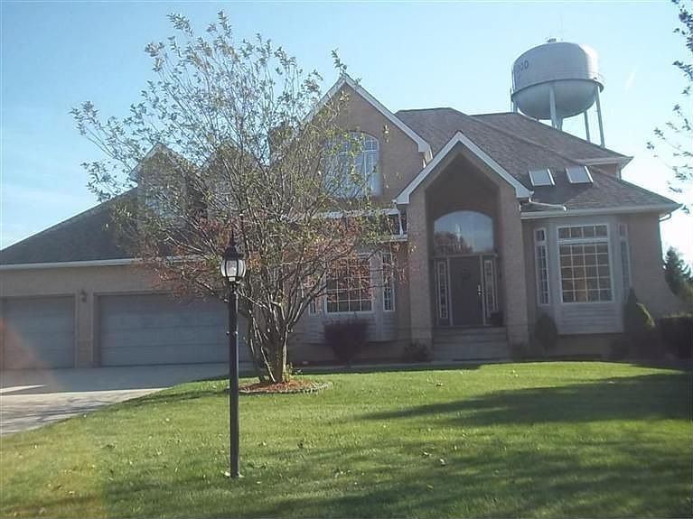 1st image of 231 Shorewood Dr
