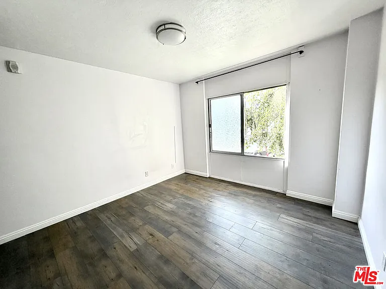 250 Linden Ave #201 — Photo 20