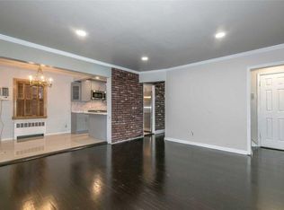 1016 Whittier Ave, New Hyde Park, NY 11040
