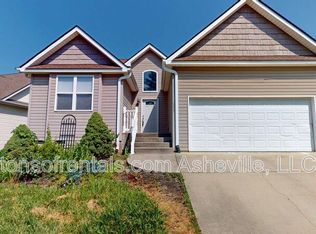 111 Woodcreek Cir, Swannanoa, NC 28778