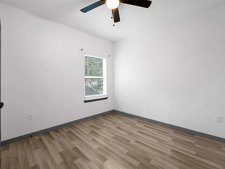 3625 Lydia St #B — Photo 8
