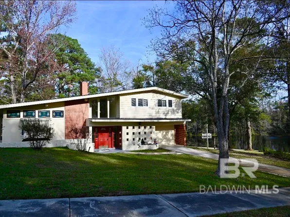 400 N Forest Hill Dr, Brewton, AL 36426