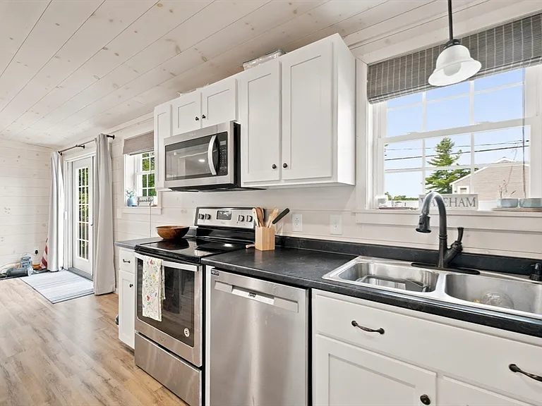 74 Blackmore Pond Cir — Photo 13