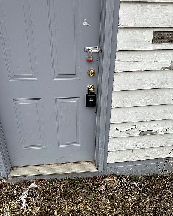 2nd image of 625 N 1st St