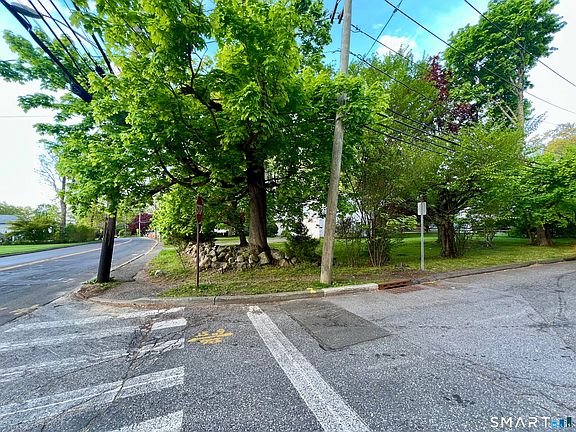4th image of 6 Sanford Lane