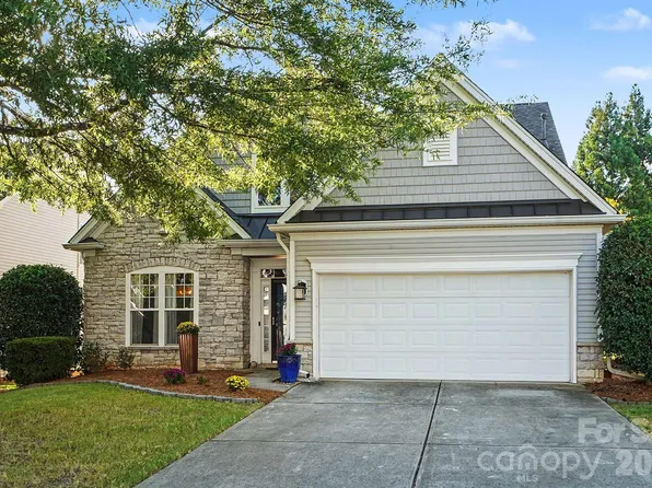 7024 Saranac Ln, Matthews, NC 28105