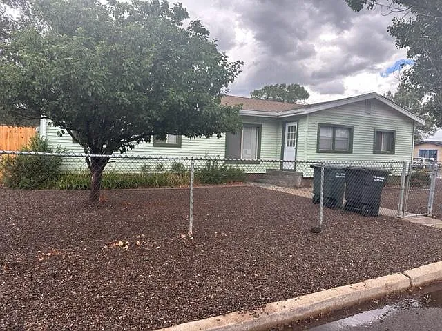 3 bed, 1254 sqft, $2,200 — Photo 1