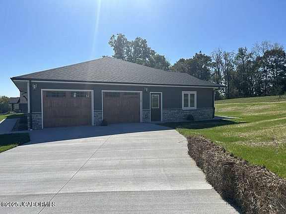 4th image of 1215 Summerfield Dr
