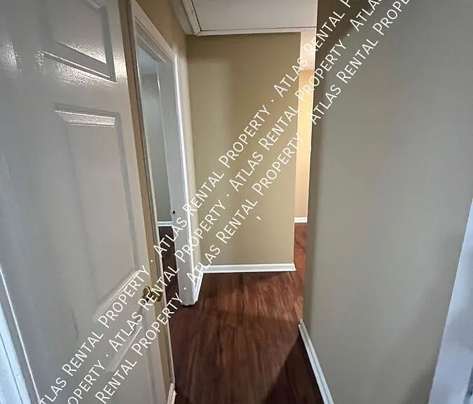 2202 Cheshire Dr — Photo 5
