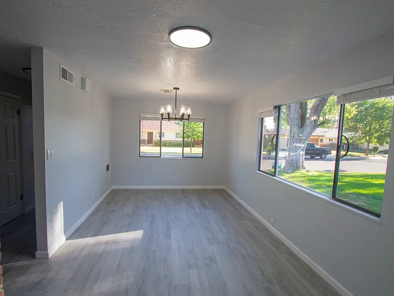 1434 Fordham Ave — Photo 18