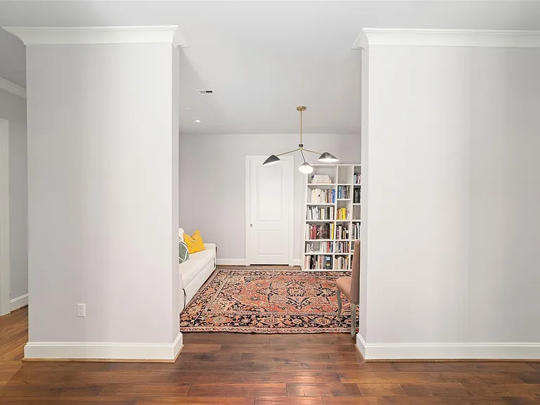 2221 Welch St #201 — Photo 17