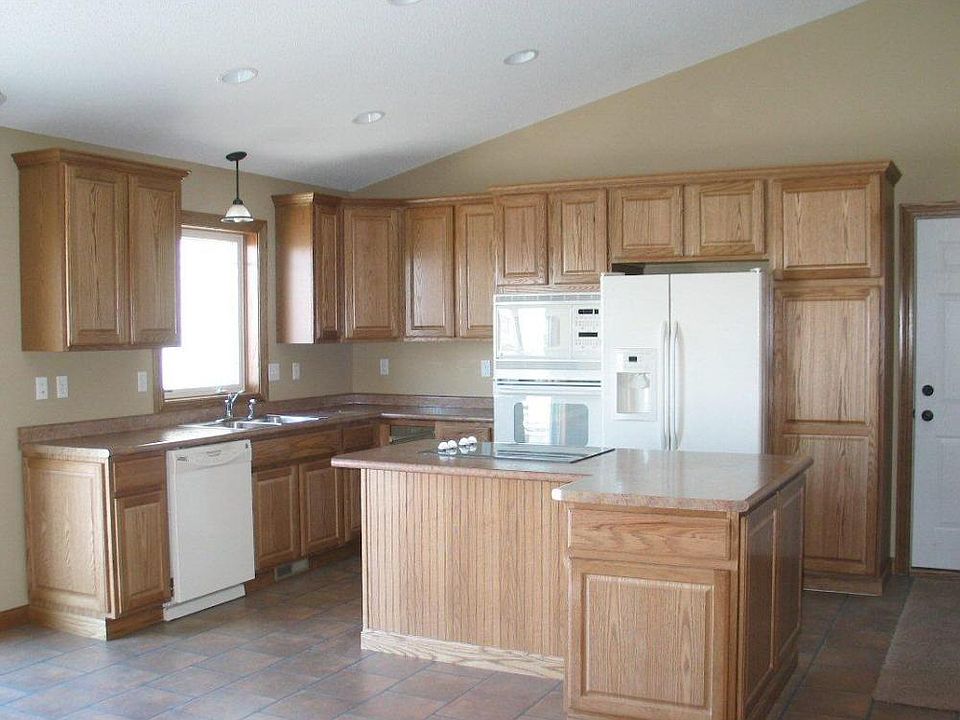 2nd image of 3644 Balsam Cir