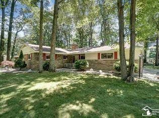 8120 Brentwood Dr, Temperance, MI 48182