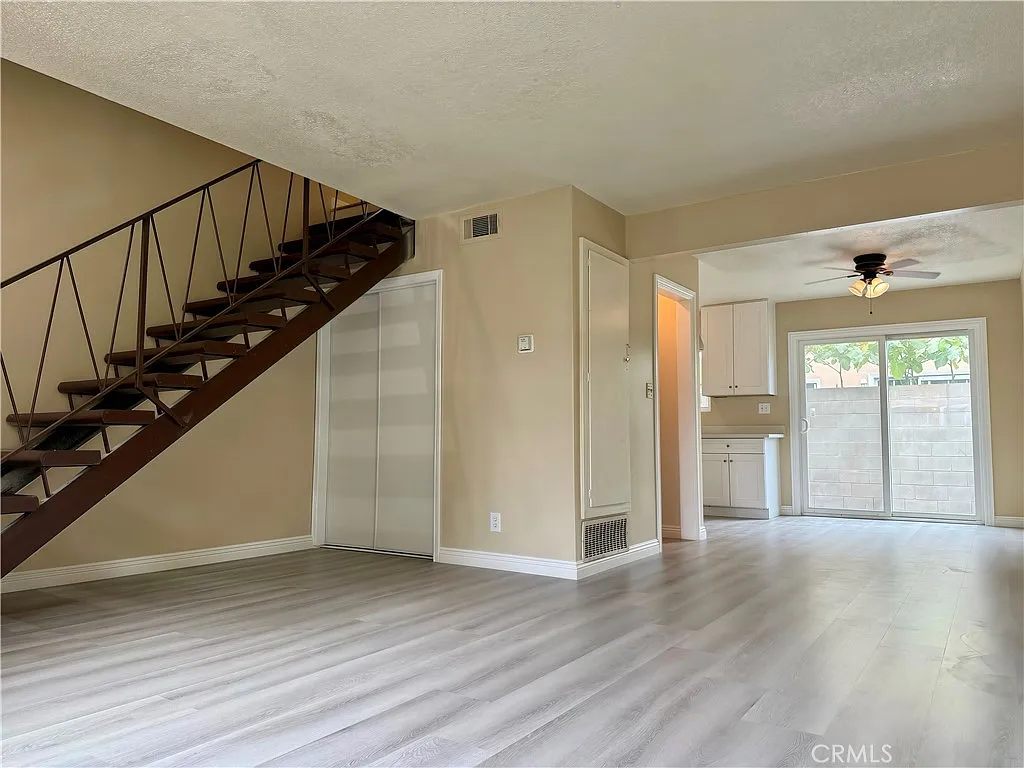 2 bed, 1.5 bath, 1000 sqft, $2,295 — Photo 4