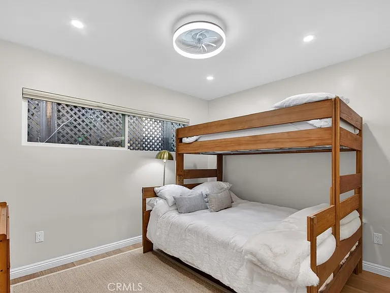 225 Iris Ave — Photo 14