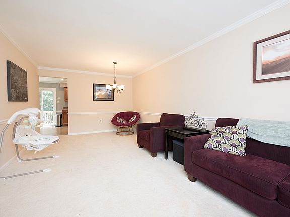 3rd image of 5439 New London Park Dr