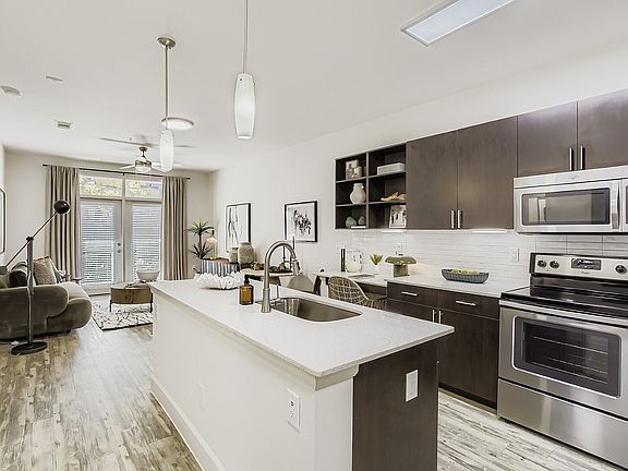 37 The Hopkins - Houston TX - Kitchen