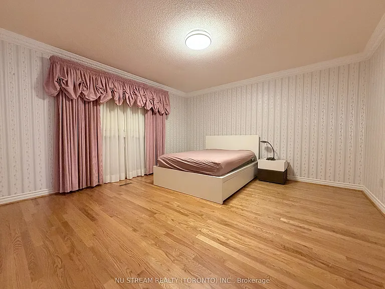 8 Roverdale Ct — Photo 12